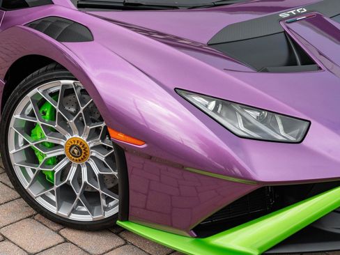 Used 2023 Lamborghini Huracan STO image 9
