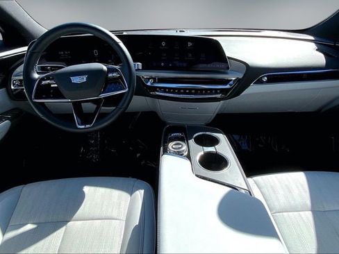 Used 2024 Cadillac Lyriq Luxury AWD/4WD image 15