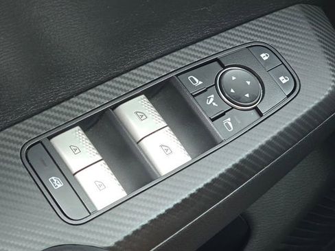Used 2024 Mitsubishi Outlander FWD image 23