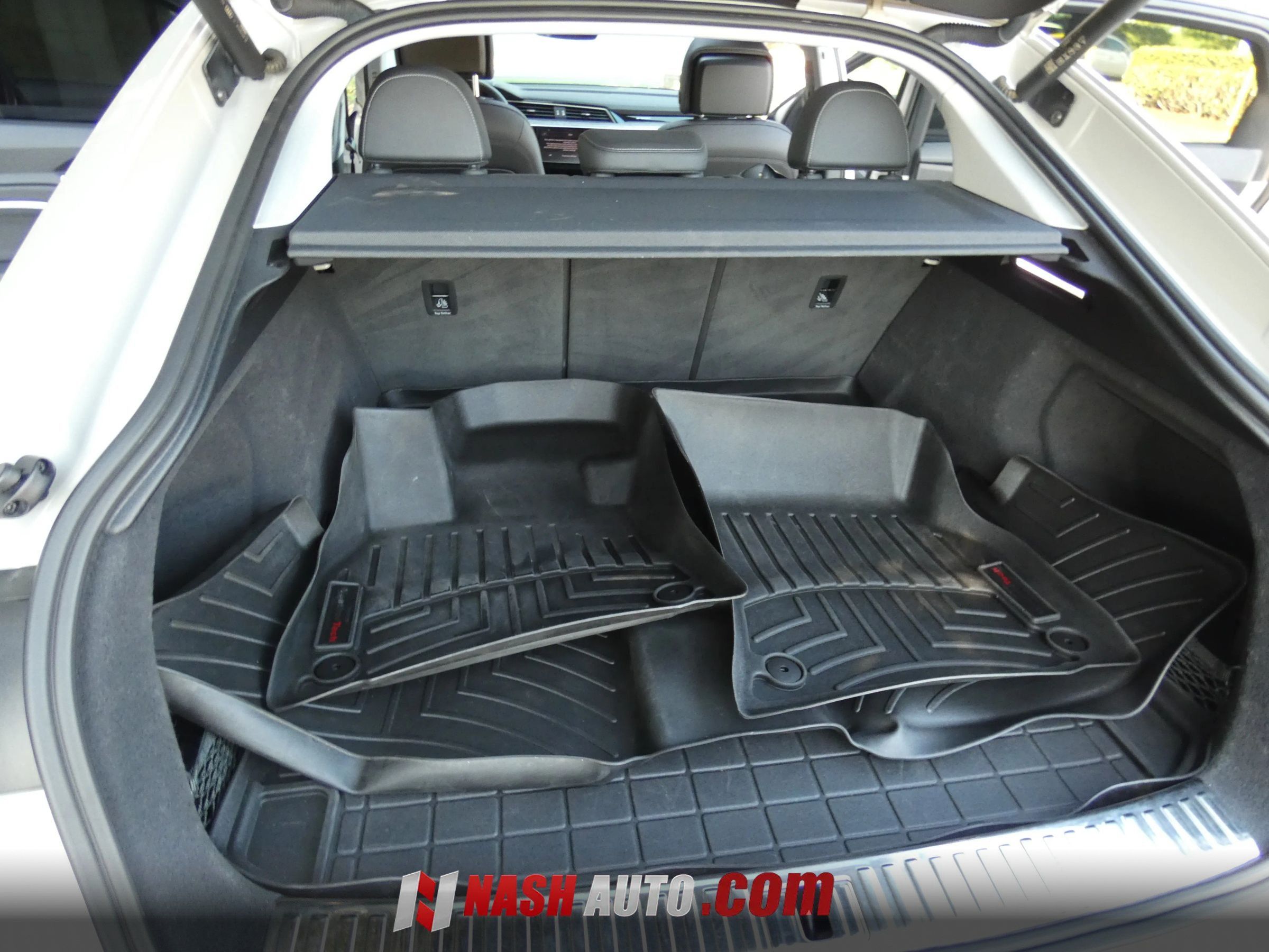 Used 2022 Audi e-tron Premium Plus w/ Premium Plus Package AWD/4WD image 72