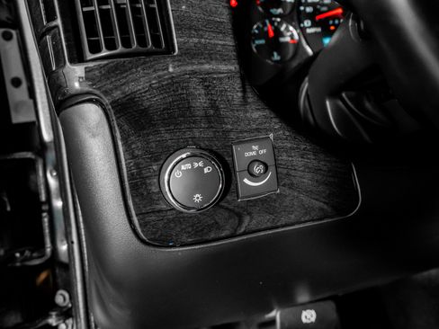 Used 2023 GMC Savana 2500 image 39