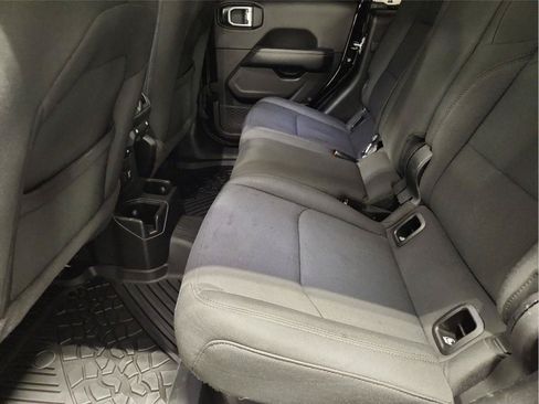 Used 2023 Jeep Gladiator Overland AWD/4WD image 24