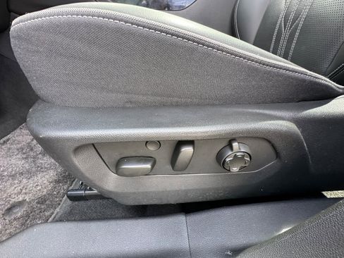 Used 2024 Buick Envision Avenir AWD/4WD image 24