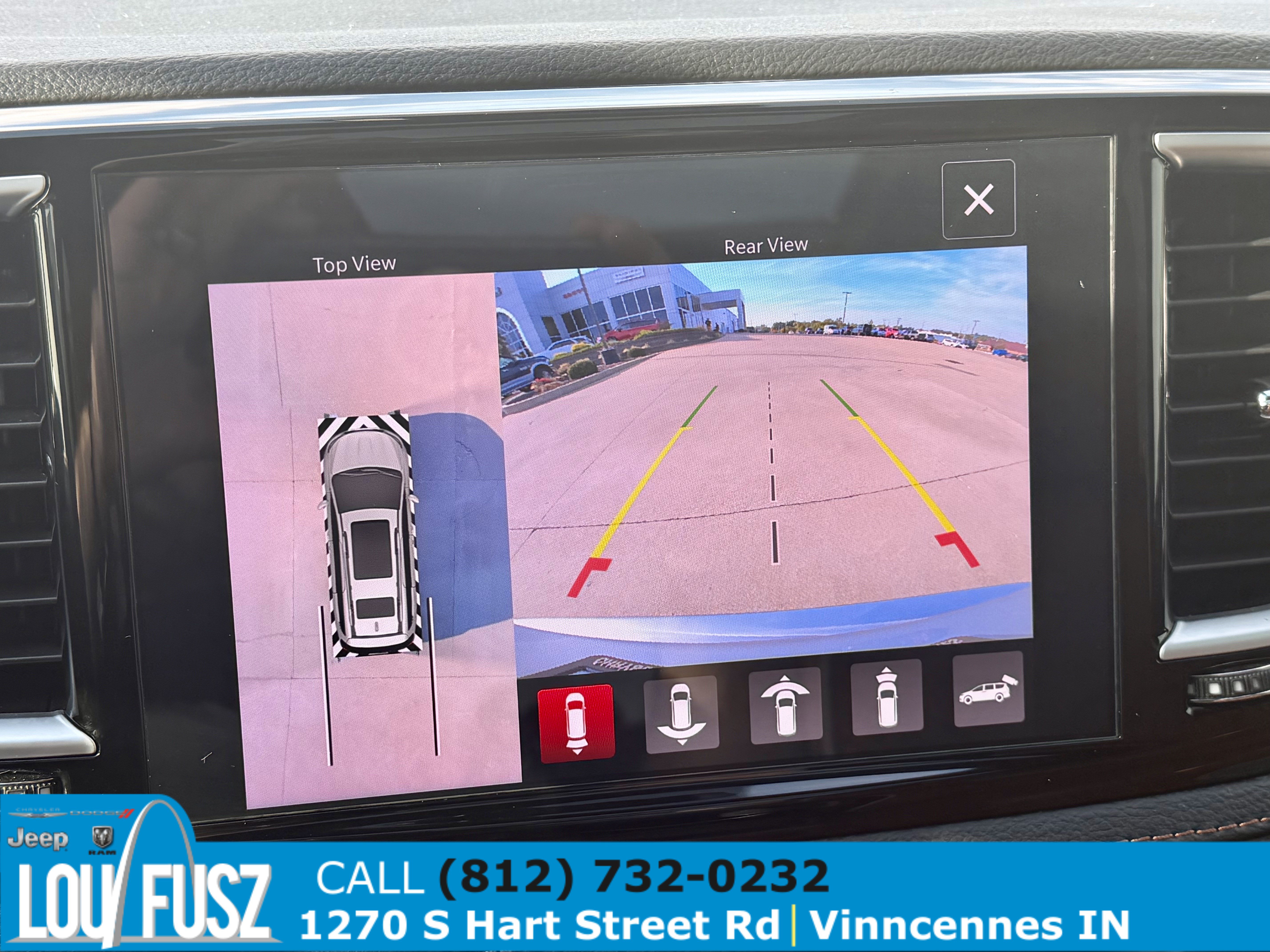 Used 2024 Chrysler Pacifica Pinnacle AWD/4WD image 17