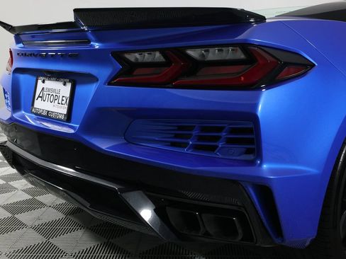 Used 2025 Chevrolet Corvette E-Ray w/ Stealth Interior Trim Package AWD/4WD image 43