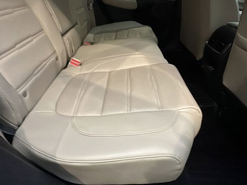 Used 2018 Honda CR-V Touring image 16