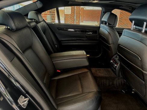 Used 2013 BMW 740Li xDrive AWD/4WD image 31