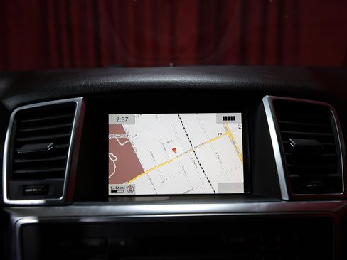 Used 2015 Mercedes-Benz ML 250 BlueTEC 4MATIC image 18