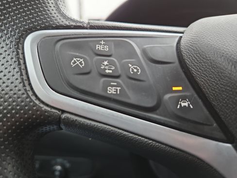 Used 2020 Chevrolet Equinox LT image 14