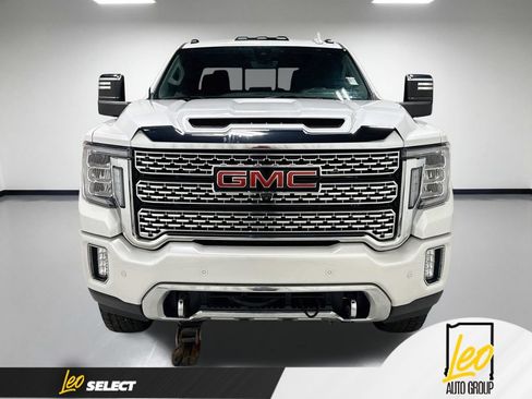 Used 2022 GMC Sierra 3500 Denali w/ Technology Package AWD/4WD image 2