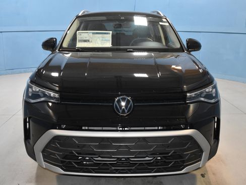 New 2025 Volkswagen Taos SE image 19