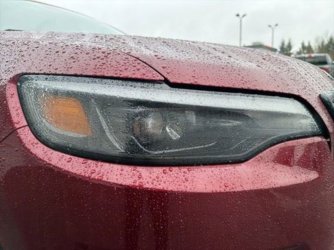 Used 2019 Jeep Cherokee Latitude w/ Popular Appearance Group image 11