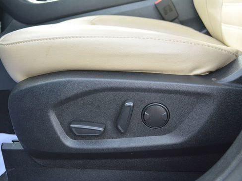 Used 2024 Ford Edge SEL image 13