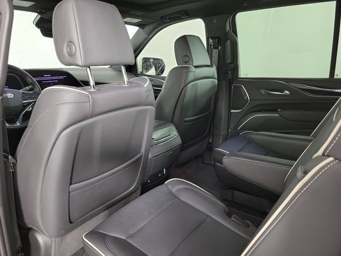 Certified 2022 Cadillac Escalade Sport AWD/4WD image 13
