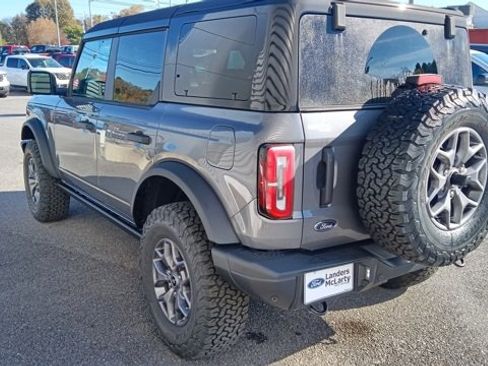 New 2025 Ford Bronco Badlands image 5