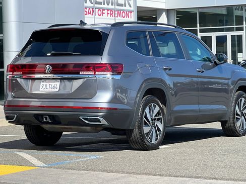 Used 2024 Volkswagen Atlas SE FWD image 4
