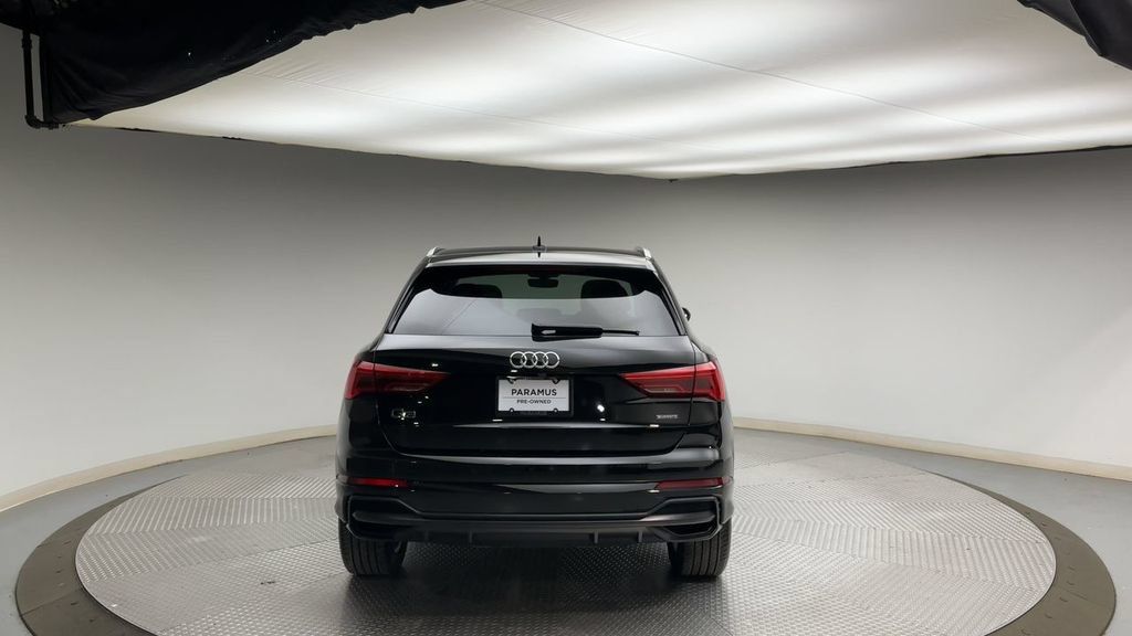 Used 2021 Audi Q3 2.0T Premium Plus w/ Premium Plus Package AWD/4WD image 3
