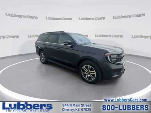 Used 2025 Ford Expedition Active AWD/4WD image 2