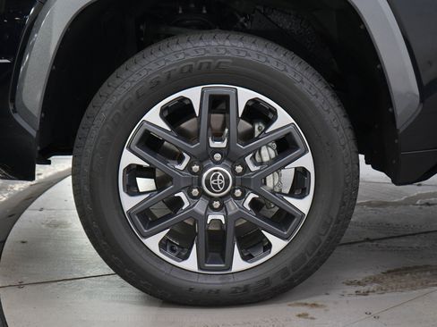 Used 2023 Toyota Tundra Limited AWD/4WD image 29
