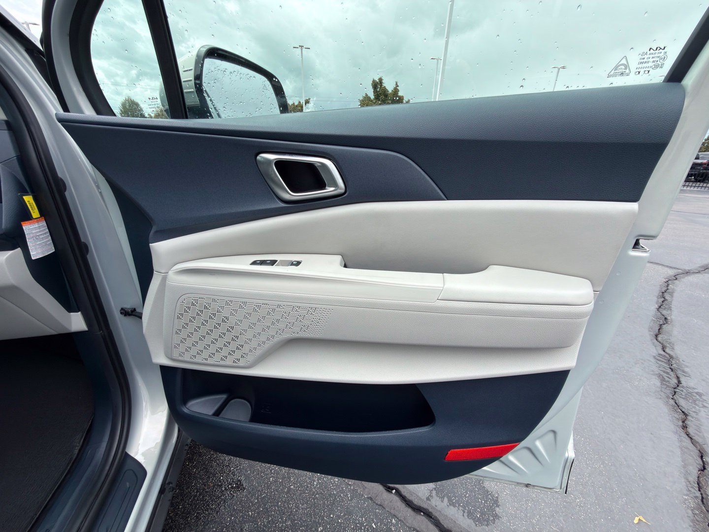 Used 2026 Kia Carnival SX FWD image 47