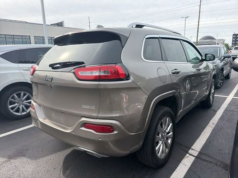 Used 2016 Jeep Cherokee Overland AWD/4WD image 3