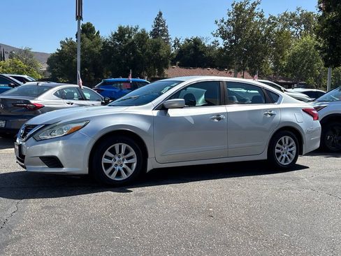 Used 2016 Nissan Altima 2.5 S w/ Power Driver Seat Package FWD image 11
