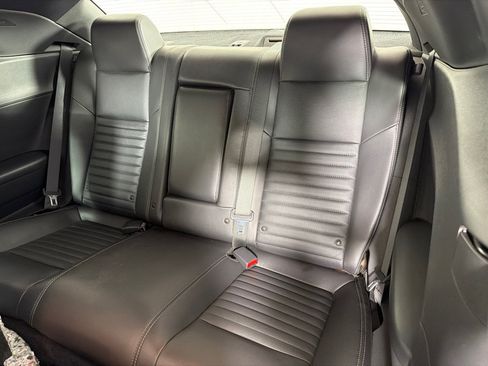 Used 2011 Dodge Challenger R/T RWD image 17