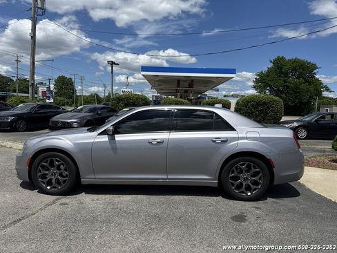 Used 2017 Chrysler 300 S w/ 300S Premium Group AWD/4WD image 8