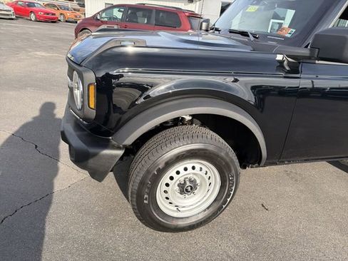 New 2025 Ford Bronco Base image 9