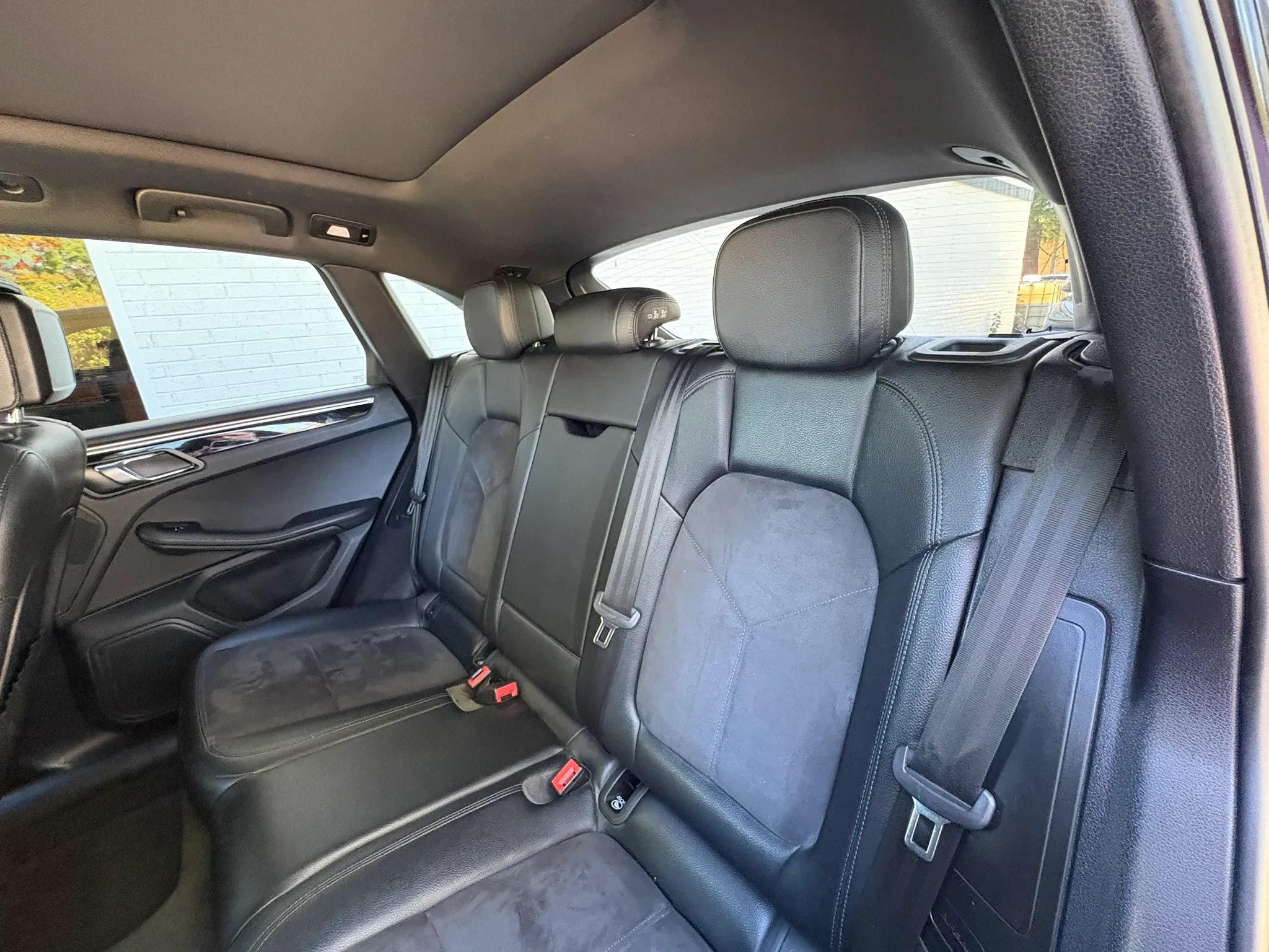 Used 2018 Porsche Macan AWD/4WD image 23