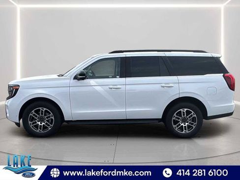 Certified 2025 Ford Expedition Active AWD/4WD image 4