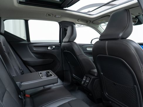 New 2026 Volvo XC40 B5 Plus w/ Climate Package AWD/4WD image 23