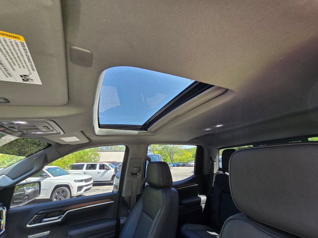 Used 2025 GMC Sierra 1500 Denali AWD/4WD image 30