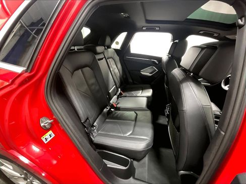Used 2025 Audi Q3 2.0T Premium image 16