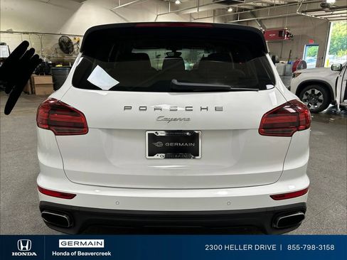 Used 2017 Porsche Cayenne AWD/4WD image 7