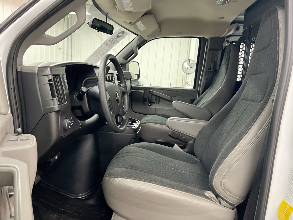 Used 2025 Chevrolet Express 2500 w/ Driver Convenience Package RWD image 18