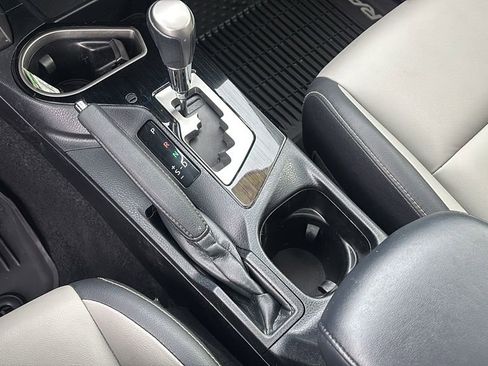 Used 2018 Toyota RAV4 Limited image 21