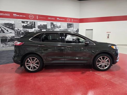 Used 2023 Ford Edge Titanium image 2