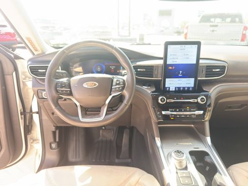 Used 2023 Ford Explorer Platinum w/ Technology Package image 20