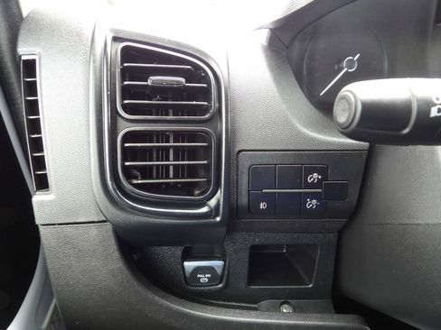Used 2024 RAM ProMaster 2500 w/ Convenience Group FWD image 19