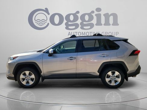 Used 2021 Toyota RAV4 XLE w/ Convenience Package AWD/4WD image 2
