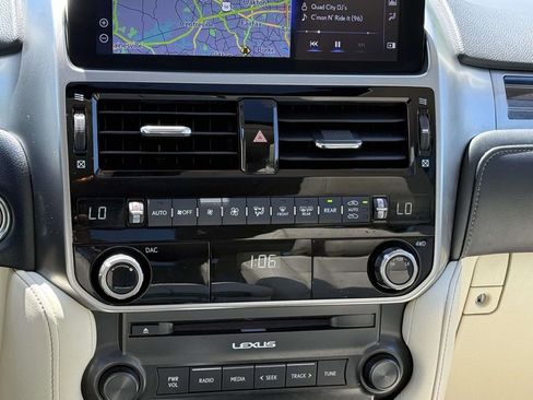 Used 2023 Lexus GX 460 Premium w/ Premium Package AWD/4WD image 18