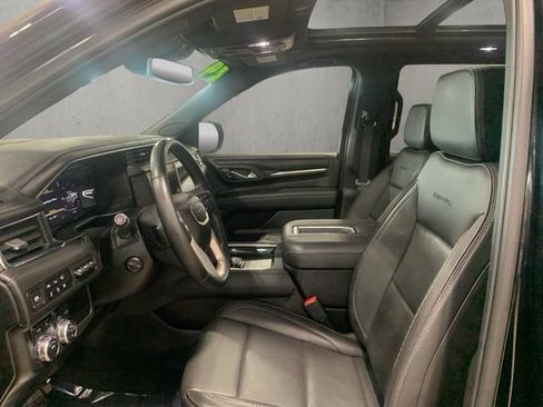 Used 2024 GMC Yukon Denali AWD/4WD image 11