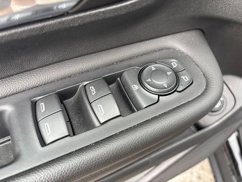Used 2023 GMC Terrain SLT AWD/4WD image 16