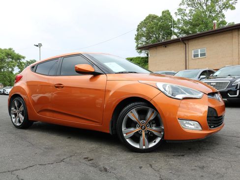 Used 2015 Hyundai Veloster w/ Option Group 03 FWD image 6