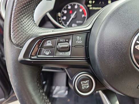 Used 2023 Alfa Romeo Giulia Veloce image 30