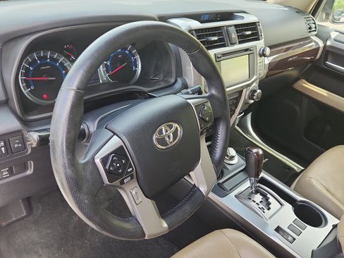 Used 2014 Toyota 4Runner Limited AWD/4WD image 4
