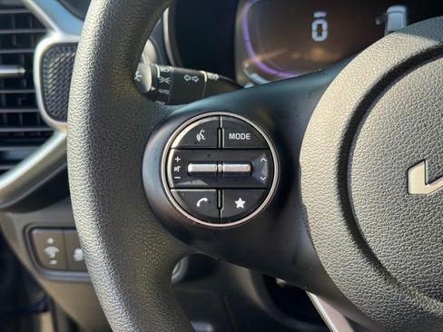 Certified 2025 Kia Soul LX image 27