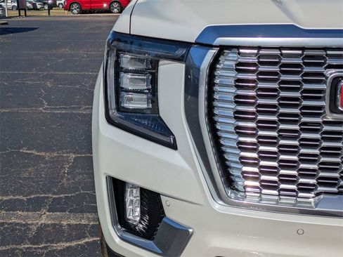 Used 2023 GMC Yukon Denali image 10