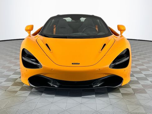 Used 2020 McLaren 720S Spider image 2